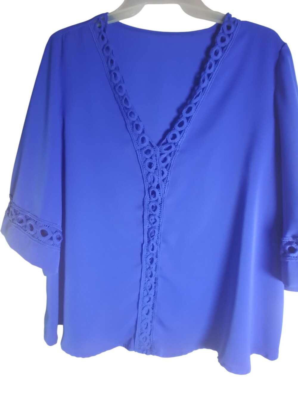 Blue V Neck Pullover Top Embroidered Trim 1/2 Sleeve Size 4 Workwear Event Forma